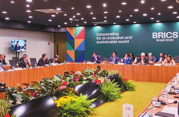 秦海翔副部長出席2025年金磚國家城鎮化論壇